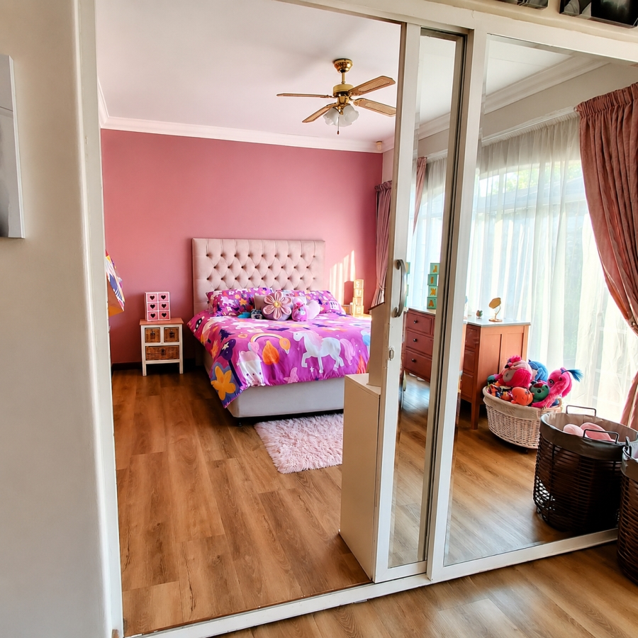 4 Bedroom Property for Sale in Flamwood North West
